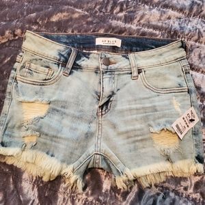 Distressed new shorts